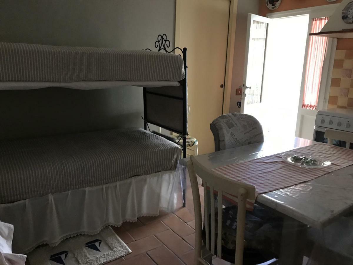 Ancora Bilocale Villa Marina di Massa Eksteriør billede
